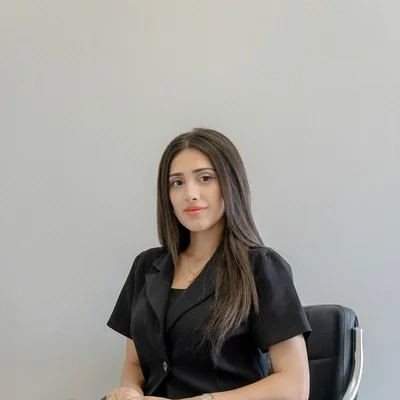 Amanda Chen CFP Financial Analyst